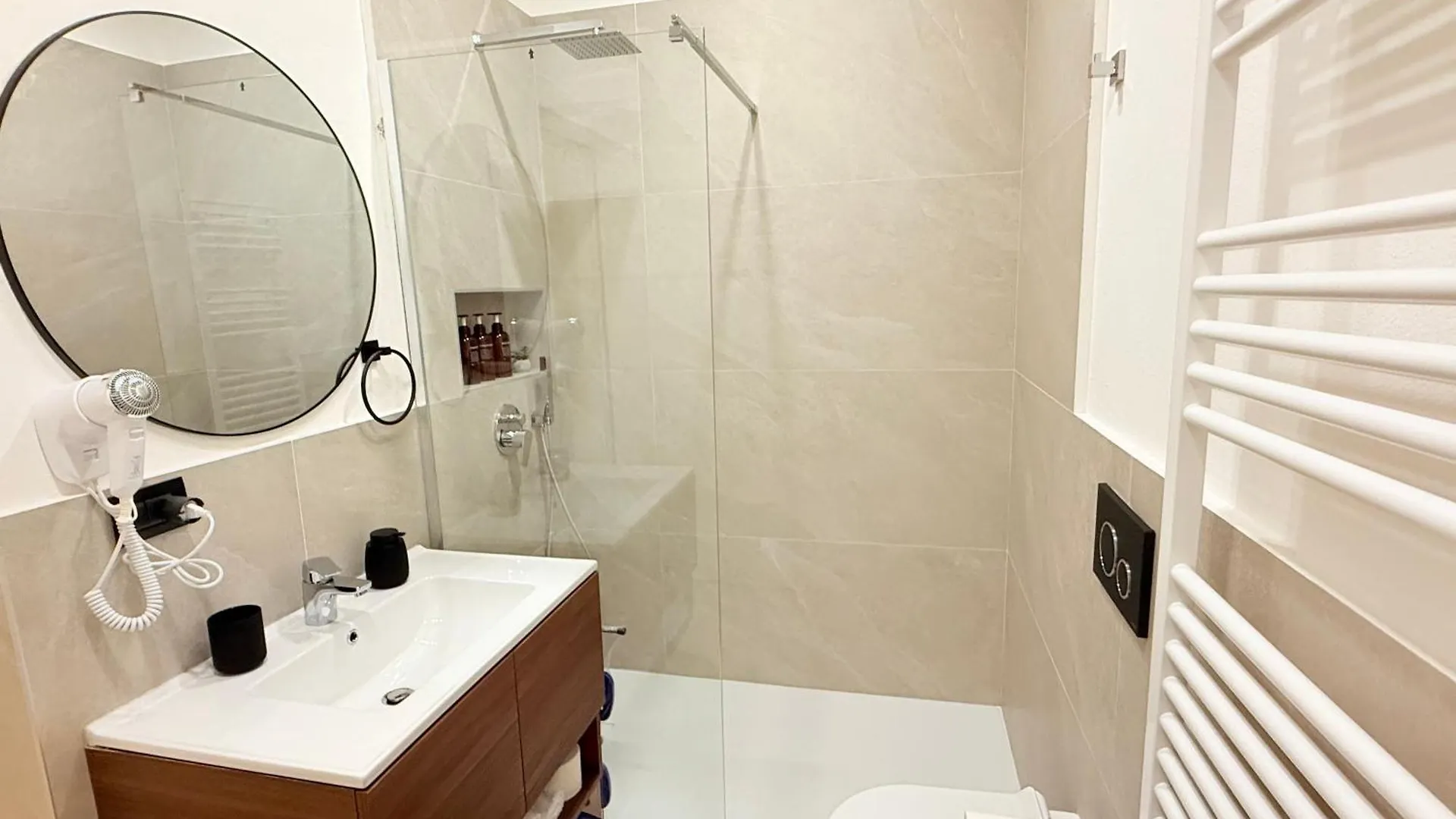 Bed & Breakfast Bala Residence Verano Brianza